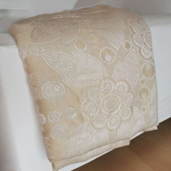 Image 1 of Copriletto o plaid in seta color champagne antico