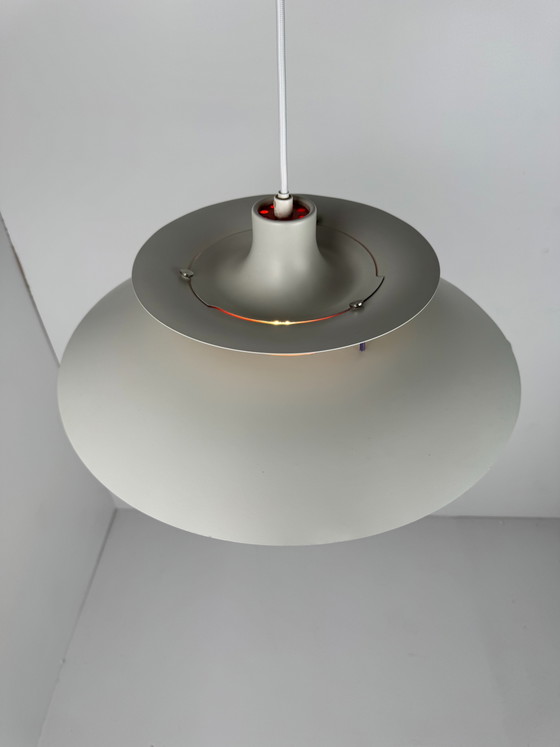 Image 1 of Lampada a sospensione Louis Poulsen PH5 – Un classico senza tempo del design danese