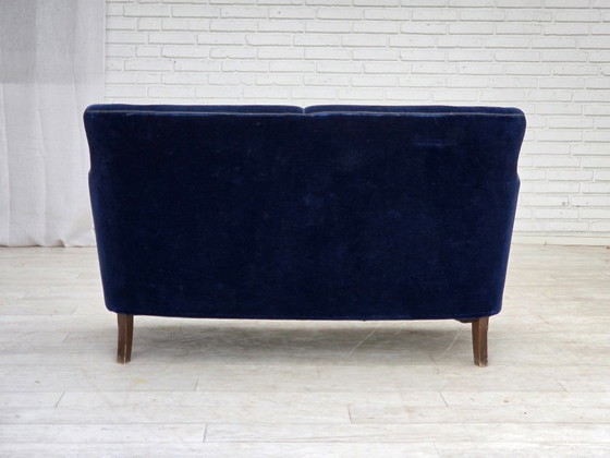 1960s, Danish 2-seater sofa. Dark blue furniture velour. – 2 seaters, Velvet, Wood (photo 9 of 12)