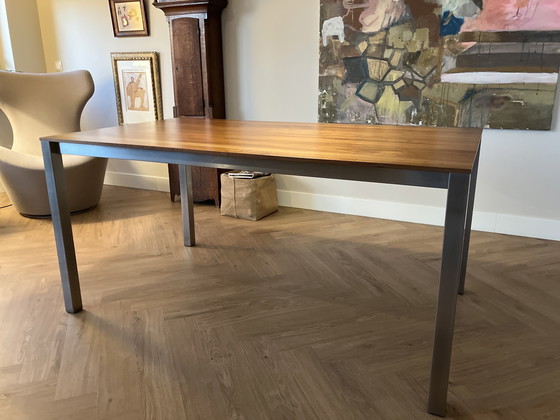 Image 1 of Tavolo da pranzo Arco Pure - Noce americano e acciaio inossidabile - 155x90x75 cm