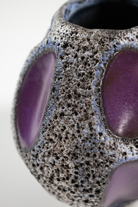 Image 1 of Jarrón de asteroides Roth