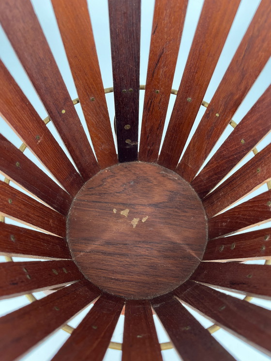 Image 1 of Maceta, jardinera de teca de latón de mediados de siglo Dinamarca