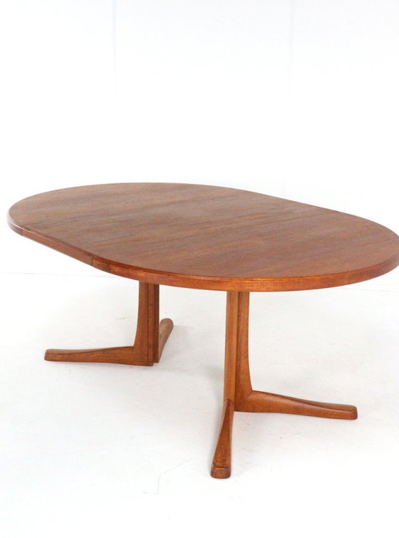 Image 1 of Tavolo da pranzo rotondo estensibile McIntosh 2x in teak vintage