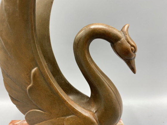 Image 1 of Buchstütze „Schwan 1“ im Art-Deco-Stil – Statue auf Marmorsockel – Frankreich, ca. 1930