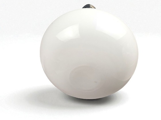 Image 1 of Ovale Art Deco Hängelampe aus weißem Opalglas