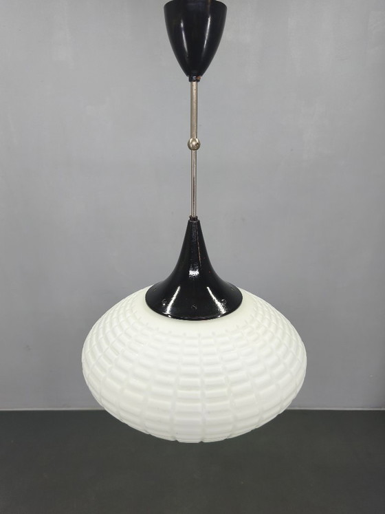 Image 1 of Lampada a sospensione ceca regolabile, in vetro opalino, anni '70