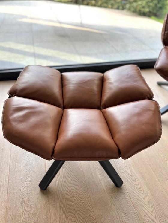 Image 1 of B&B Italia - Husk draaibare fauteuil en voetenbank