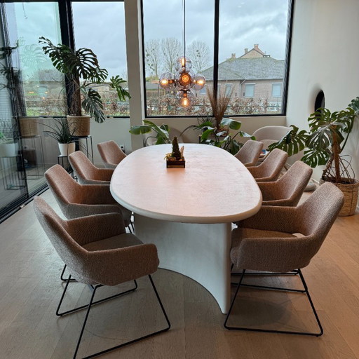 Unique organic dining table - 280 x 115 cm - with curved base