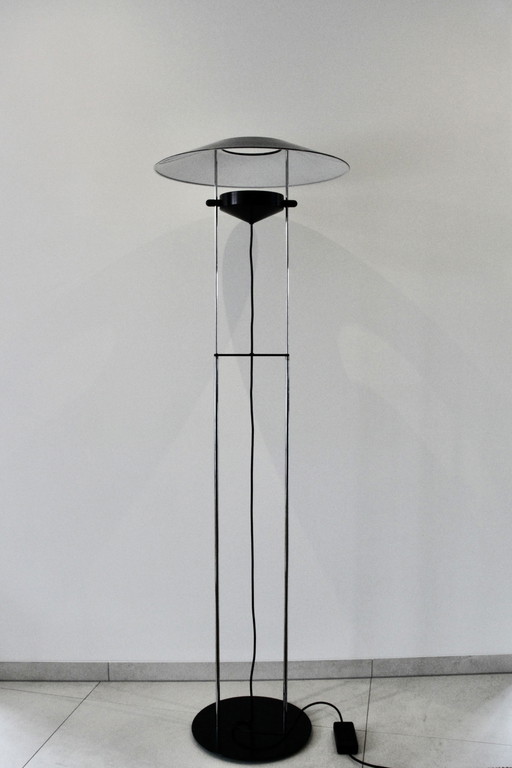 Lampada da terra dal design vintage