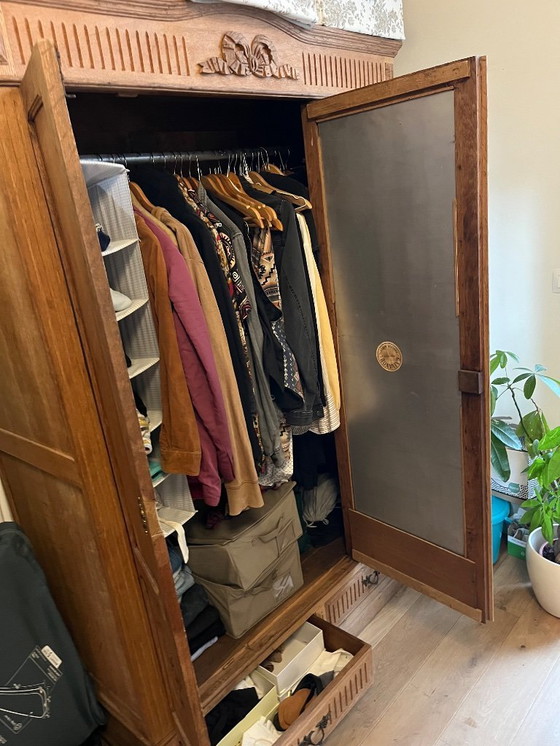 Image 1 of Vintage eikenhouten kledingkast