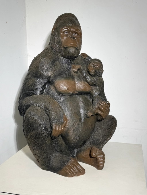 Escultura de gorila con cría – Estatua decorativa de animal de gran tamaño – 120 × 90 cm – beeldhouwkunst (photo 2 of 10)