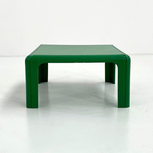 Groene salontafel model 4894 van Gae Aulenti voor Kartell, jaren 70