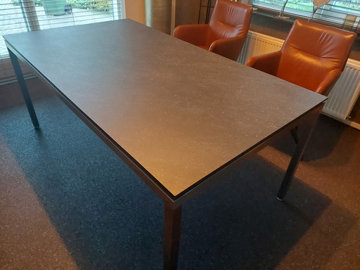 Table de salle à manger vintage avec plateau en céramique