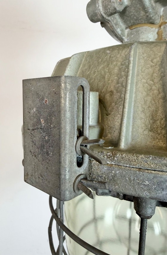 Image 1 of Grande lampada a sospensione industriale in alluminio pressofuso di Zaos, anni '70