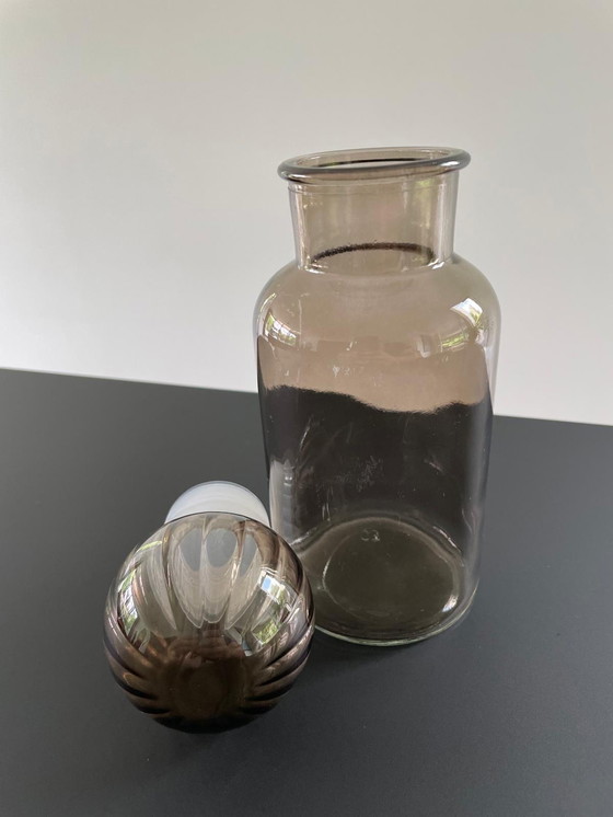 Image 1 of Decoratieve fles van grijs glas