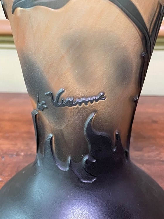 Image 1 of Vasen signiert DE VANNES – mehrschichtiges Glas – florales Dekor – 31 und 32 cm