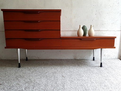 Scandinavisch massief houten dressoir