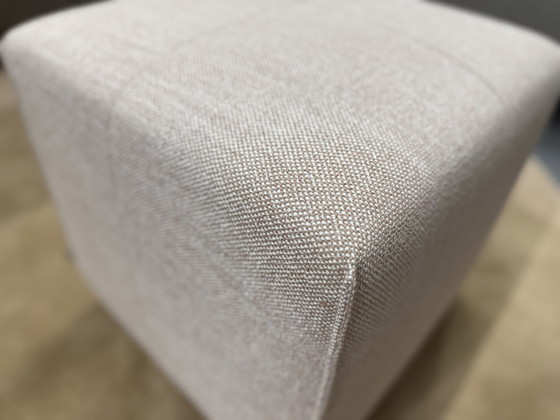 Image 1 of Eyye Kub 47 Poef Milton stof Floral 