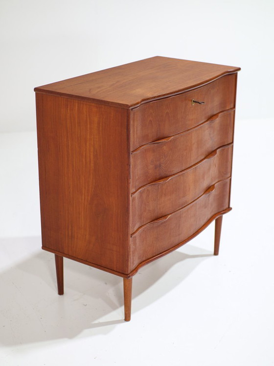 Image 1 of Commode en teck courbé, style vintage danois des années 1960