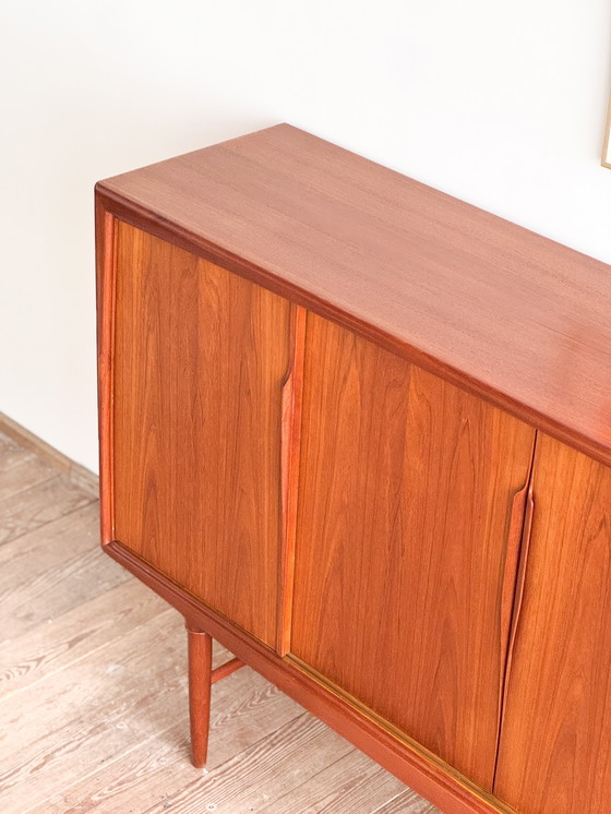 Image 1 of Buffet haut danois du Mid Century en teck par Axel Christensen Odder pour Odder Møbler
