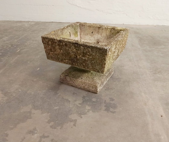 Image 1 of Vintage beron outdoor planter