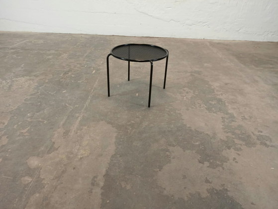 Ola Wihlborg voor IKEA geperforeerde metalen bijzettafel, Metaal, Zwart (foto 5 van 9)