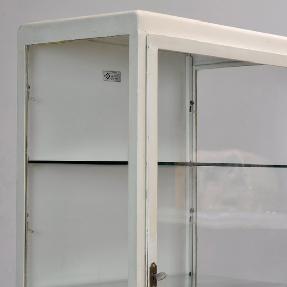Image 1 of Armadietto medico vintage, anni '70