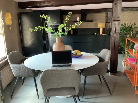 Image 1 of Table de salle à manger Moooi Container | Ø 140 cm | Design Marcel Wanders