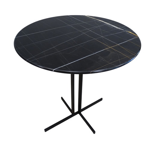 Coffee Table O Mesa Auxiliar Natuzzi, Mármol Sahara Noir, S. Xxi – Italia