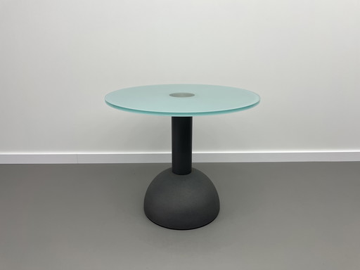 Poltrona Frau Calice table/side table