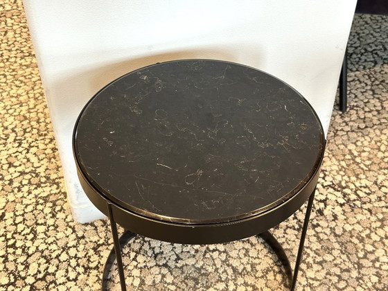 (3 piezas) Mesa de centro Bolia Drum de mármol negro Kaschkasch Ø40 – Mesas auxiliares, Marble, Metal (photo 3 of 5)