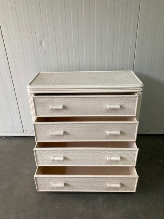 Image 1 of Vintage gebroken wit rotan, bamboe ladekast, jaren 80