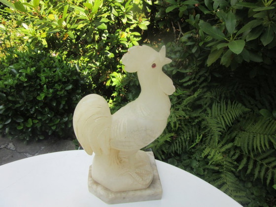 Image 1 of Figurine de coq cockrill fabriquée à la main en onyx blanc translucide ou en albâtre