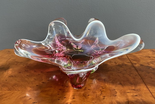 Roze en groene glazen schaal van Josef Hospodka, jaren 1960.