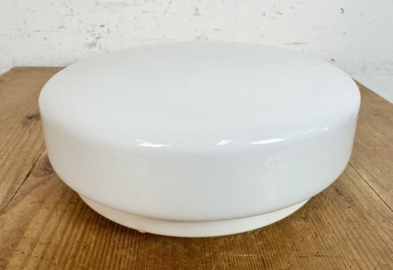 Image 1 of Vintage Sovjet plafond- of wandlamp met melkglas, jaren 80