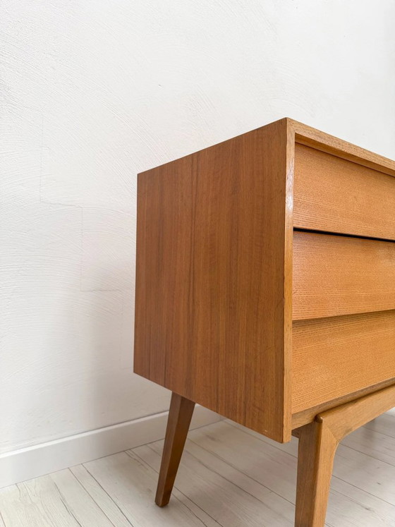 Image 1 of Vintage Duitse notenhouten commode, minimalistische dressoir in mid-century modern stijl, jaren 1950