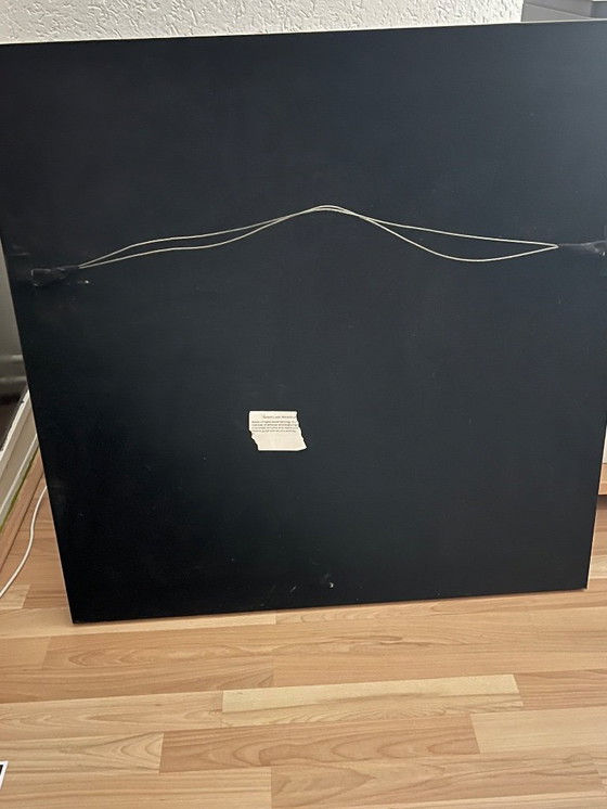 Image 1 of Talla oriental tras cristal (90 x 90 cm)