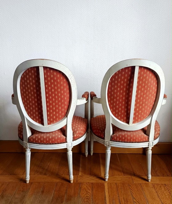 2x Louis XVI Medallion Cabriolet Armchairs – Wood (photo 13 of 15)
