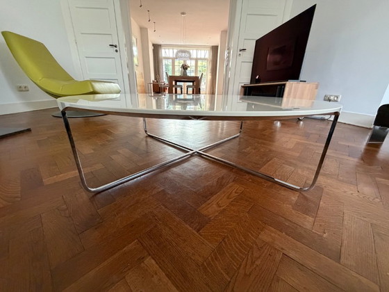 Montis Flint Tavolino da caffè - Bianco con base cromata – Tavolini da caffè, MDF, Cromo (photo 3 of 5)