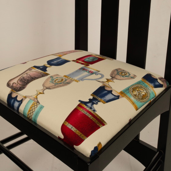 Chaise High Ingram Postmoderne Charles R. Mackintosh avec Tissu Fornasetti Alivar (photo 16 of 27)
