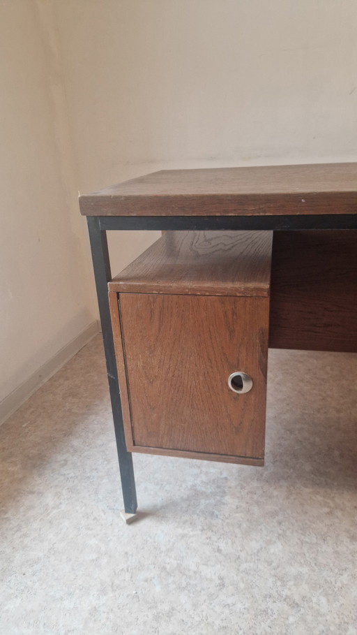 Escritorio de madera maciza