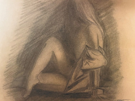 Image 1 of Disegno a carboncino, firmato, ritratto femminile in stile "chiaroscuro"