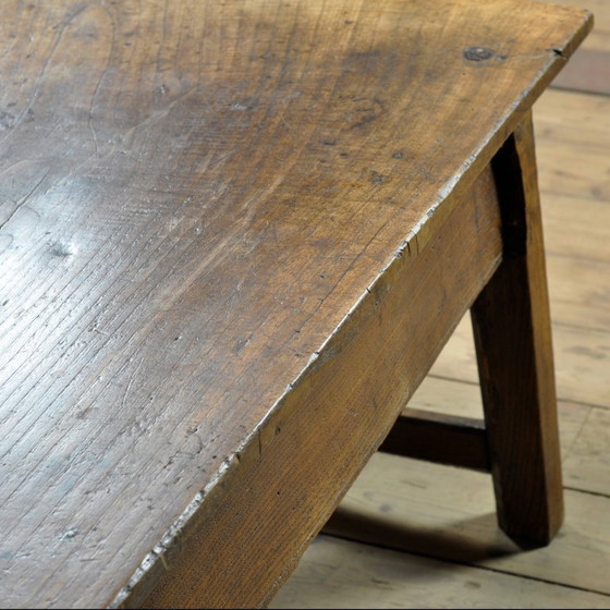 Image 1 of Oak coffee table, circa 1820