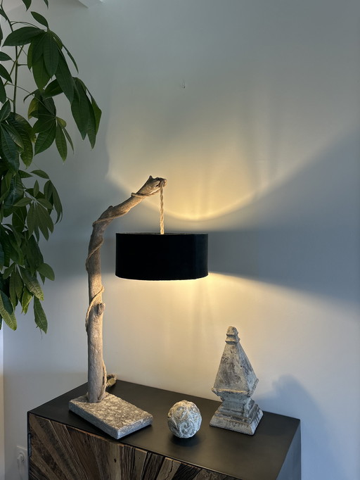 Lampe de chevet en bois flotté