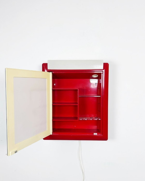 Image 1 of Miroir Allibert rouge avec lumière et rangements