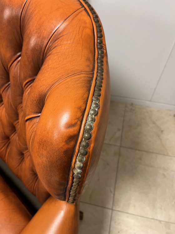 Image 1 of Fauteuil Chesterfield Cognac avec pouf