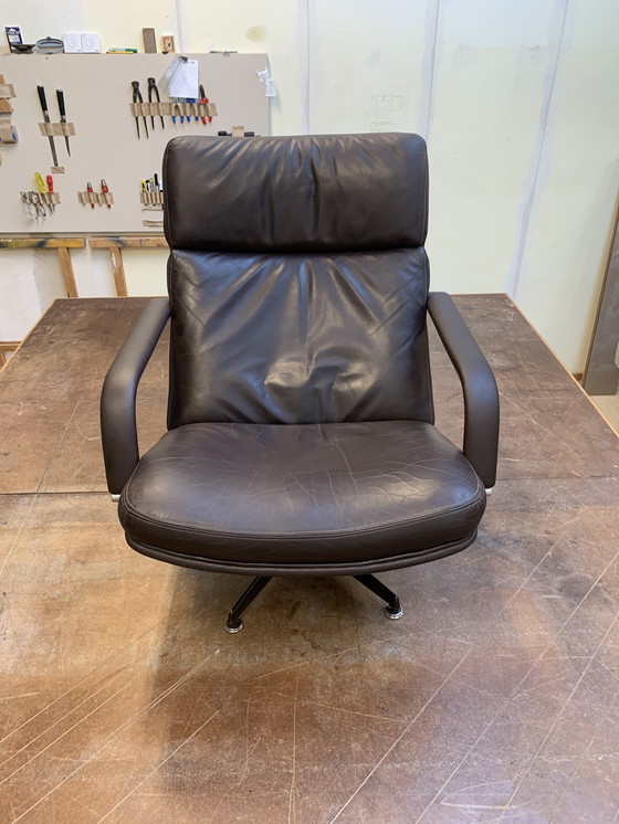 Image 1 of Vintage Artifort F141 fauteuil – Geoffrey Harcourt, bruin leer – origineel