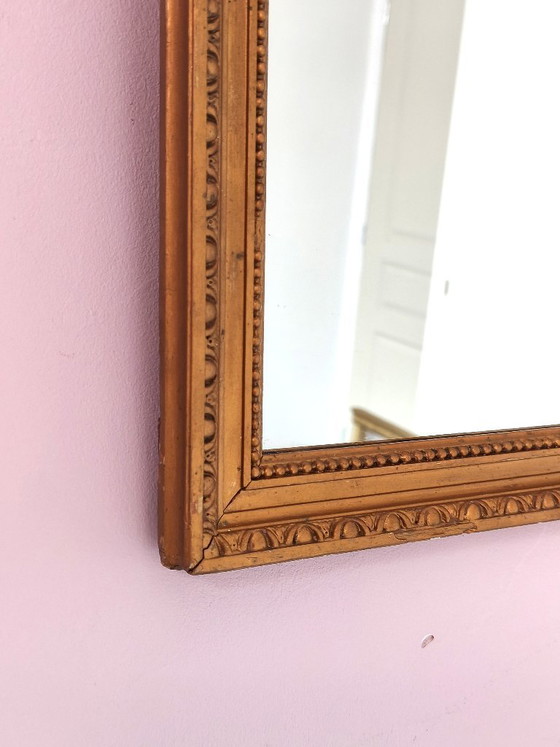 Antieke spiegel met verguld en gevormd houten frame. – Wood (photo 3 of 13)