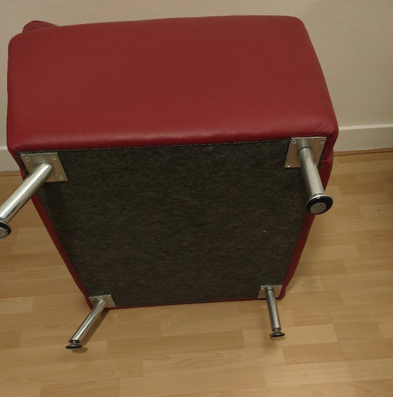 Image 1 of Poltrona di design realizzata interamente in pelle rossa