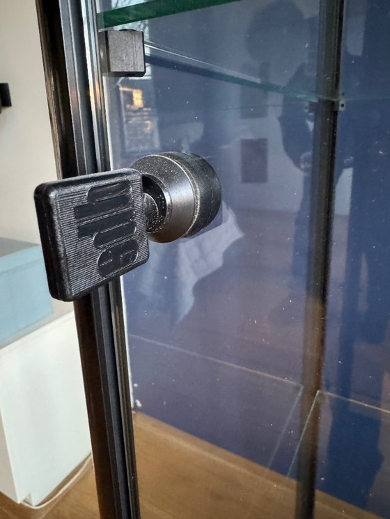 Image 1 of vitrina SDB